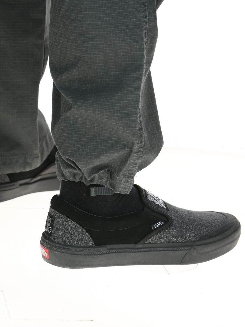 Pantalon-Hombre-Cargo-Gris-Burton